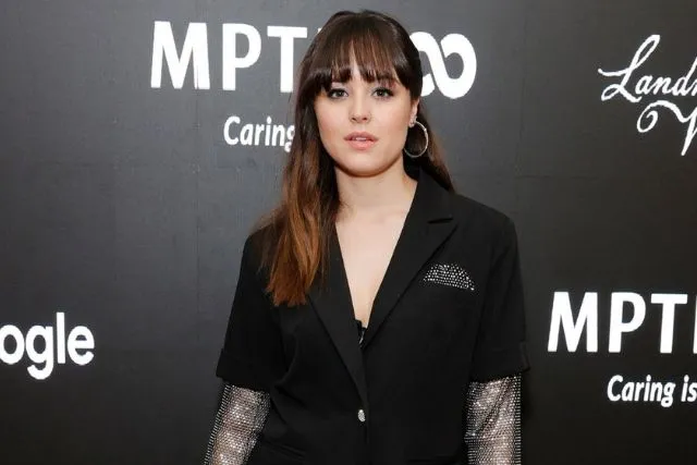 Hayley Orrantia Net Worth